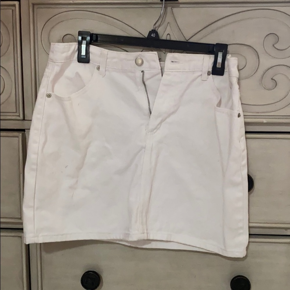 F21 white skirt